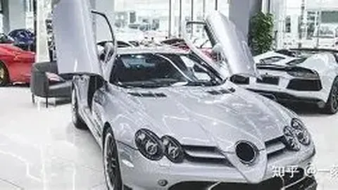 金秀贤再现《制作人》风采，与IU甜蜜同框